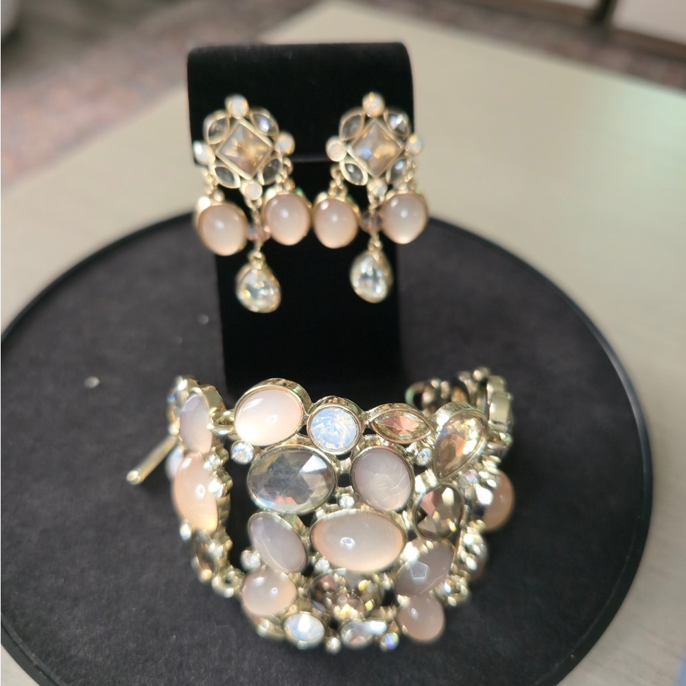 White House Black Market Jewelry Set – Earrings & Bracelet